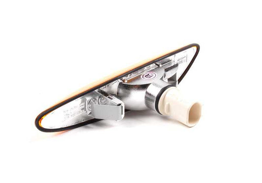 Rechte laterale intermittierende OEM 63133418446 für BMW x3 E83 (2,0d, 2,0i, 2,5i, 3.0d mit manueller und automatischer Änderung). Original BMW.