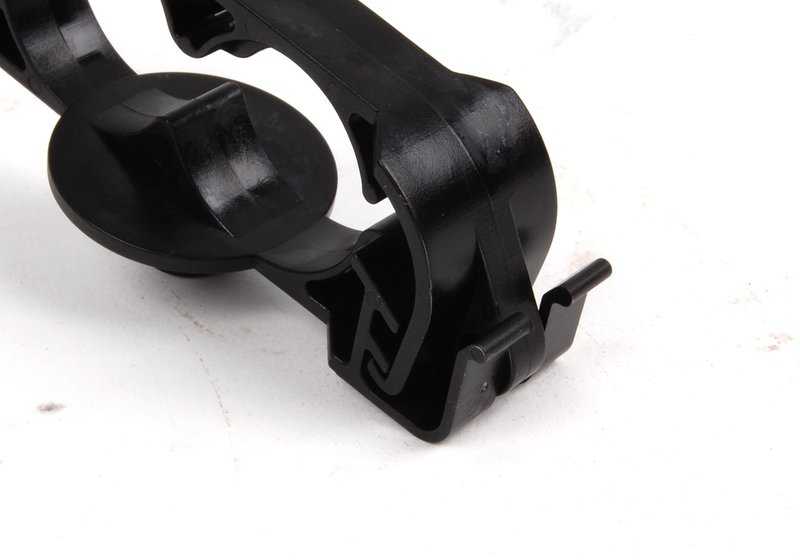 Supply Pipe Retainer for BMW E90N, E91N, E92, E92N, E93, E93N, E39, E38, E65, E66, I01, I01N, E70, E70N, F15, F85, E71, E72, F16, F86 (OEM 64118363051). Genuine BMW
