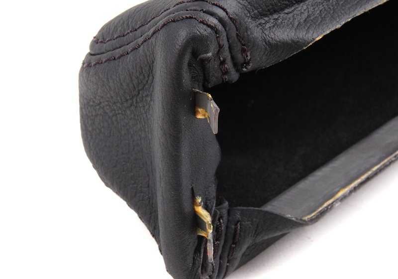 Cubierta de palanca freno mano en piel OEM 34412230012 para BMW E30. Original BMW.