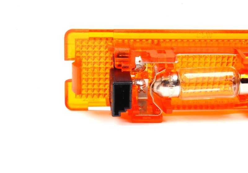Luz interior guantera con interruptor OEM 63318360027 para BMW E36 {316i CA11, CA12, CA21, CA22, CA71, CA72, BE11, BE12, BE21, BE22}. Original BMW.