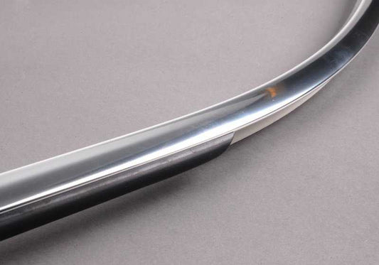 Bande décorative droite pour solin de toit OEM 51138125830 pour BMW Série 7 E38 (728iL, 730iL, 740iL, 750iL). Véritable BMW.