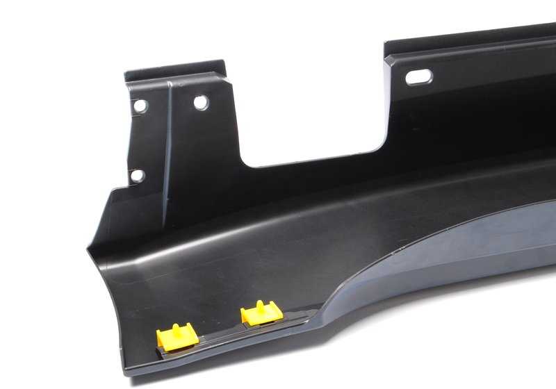 Cubrepanel lateral derecho imprimado OEM 51777178126 para BMW E60 y E61. Compatible con modelos 520d con motor M47 y N47 (manual y automático). Original BMW.