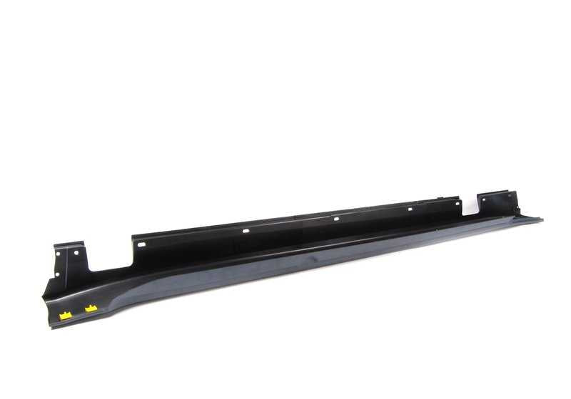 Cubrepanel lateral derecho imprimado OEM 51777178126 para BMW E60 y E61. Compatible con modelos 520d con motor M47 y N47 (manual y automático). Original BMW.