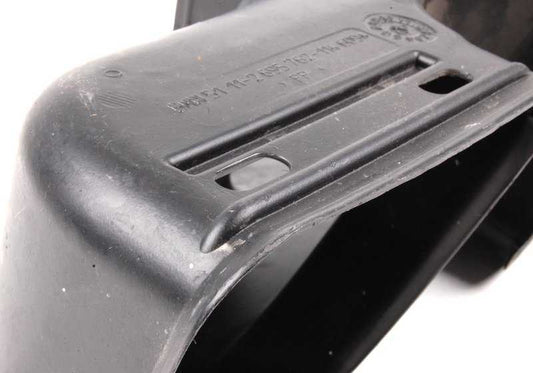 Guía de aire de refrigerador de aceite delantero OEM 51112695762 para BMW Serie 5 E39 535i, 540i. Original BMW.