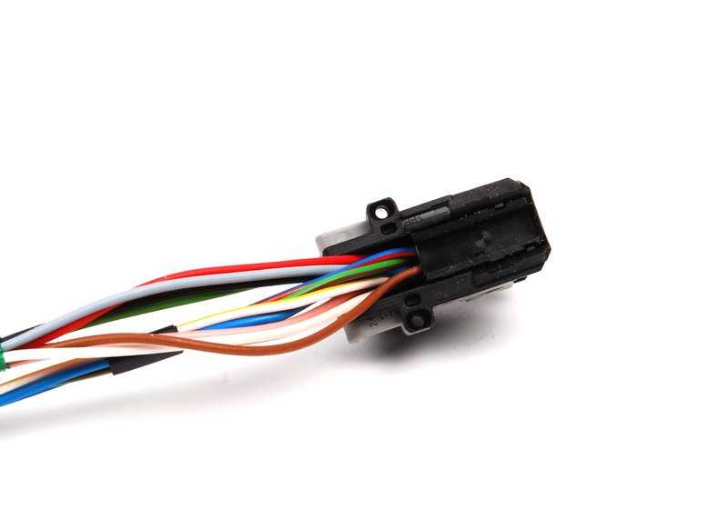 Retrovisor exterior izquierdo sin cristal, calefactable OEM 51168266599 para BMW E39 520i (todos los modelos compatibles). Original BMW.