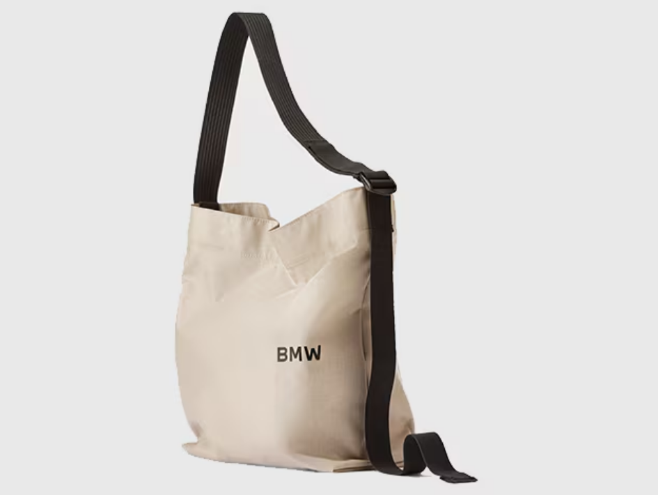 Bolso bandolera original BMW OEM 80222864108 para todos los modelos BMW. Ideal para uso diario, resistente al clima y con compartimento para botella. Original BMW.