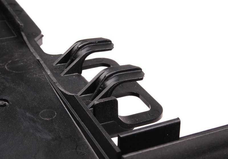 Soporte de radiador OEM 17111740796 para BMW E39 y E52. Original BMW.