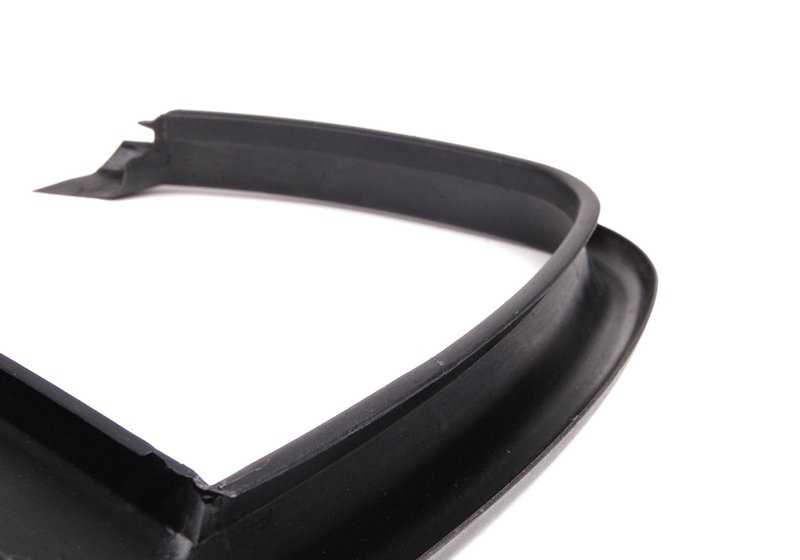 Cubierta marco de ventana derecha OEM 51348212524 para BMW E46. Original BMW.