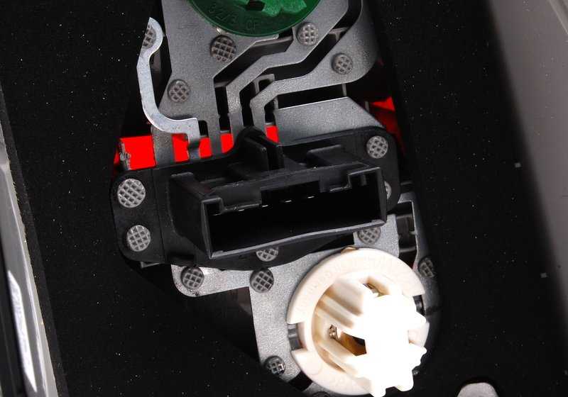 Piloto trasero izquierdo OEM 63217158391 para BMW X5 E53. Luz trasera lateral de carrocería. Pieza original BMW.