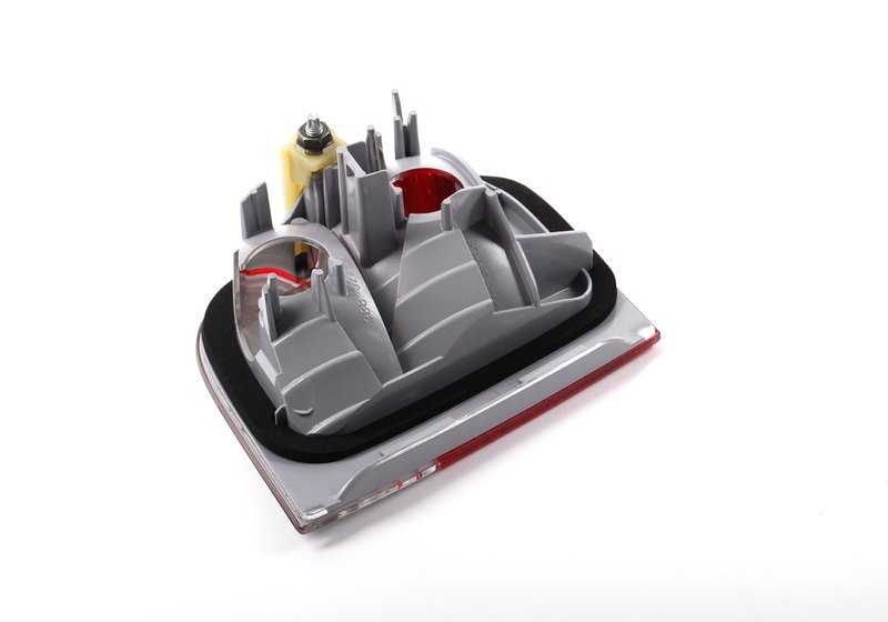 Piloto trasero derecho blanco en portón OEM 63216910538 para BMW E46 {316i AL11, AL12, AL21, AL22, AL51, AN72, AN82, AY11, AY31, AY32}. Original BMW.
