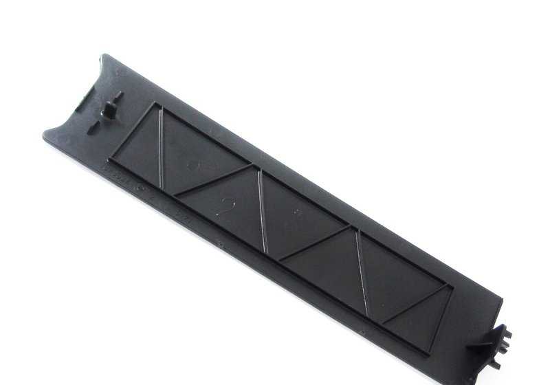 Tapa derecha OEM 51711873624 para BMW Serie 5 E28 (modelos: 518, 518i, 520i) con motores M10 y M20. Compatible con versiones manuales y automáticas (1981-1987). Original BMW.