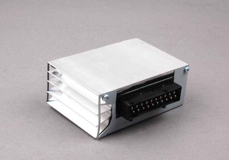 Amplificador estéreo HiFi OEM 65126920461 para BMW E60, E61, E63, E64, E65, E66. Original BMW.