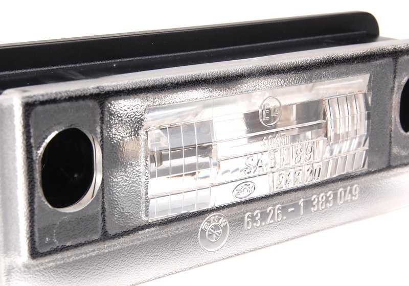 Luz de matrícula OEM 63261383049 para BMW E31. Original BMW.