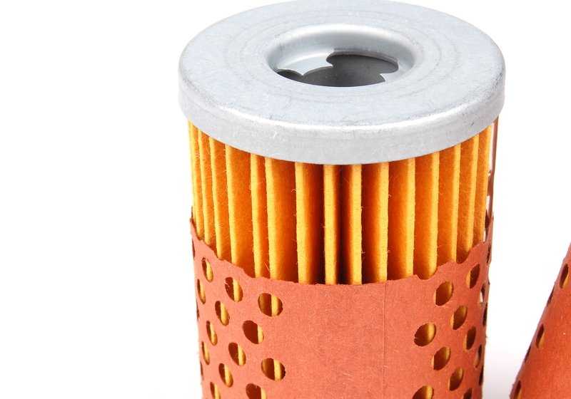 Enfriador de filtro de aceite OEM 11421337575 para BMW E30, E34, E36, E39, E46, E31, E32, E38, E53, Z3, Z8. Pieza original BMW para sistemas de aceite.