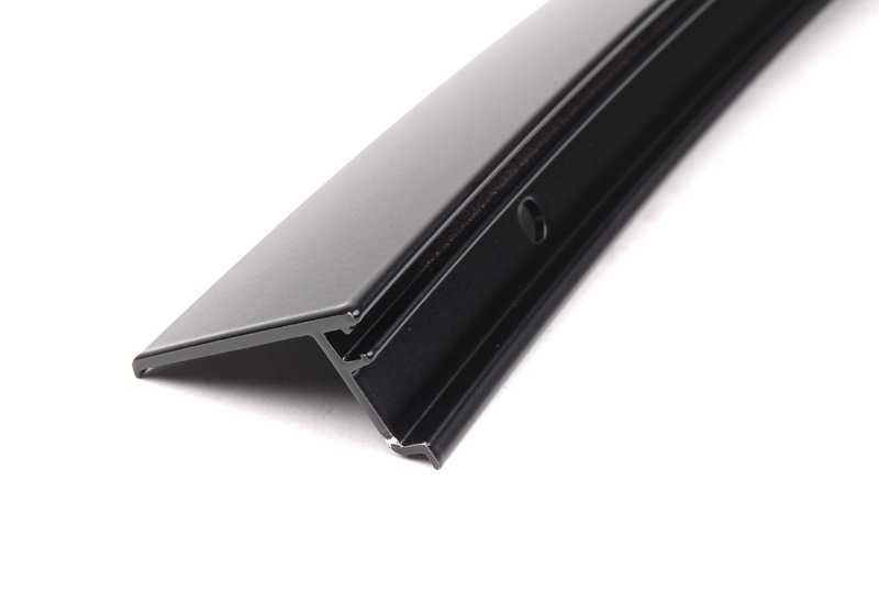 Moldura del marco de ventana pilar C puerta trasera izquierda OEM 51348208993 para BMW E46. Original BMW.