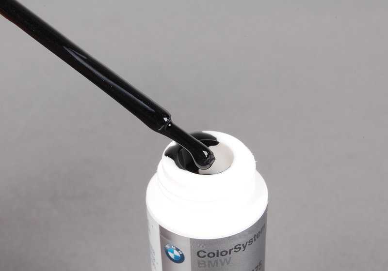 Black Sapphire ha incontrato la vernice ritoccata. Per BMW (OEM 51910419748). BMW originale