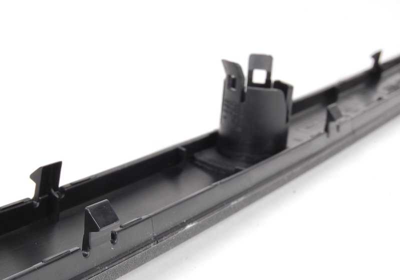 Moldura lateral OEM 51128205246 para BMW Serie 5 E39 (1995-2004). Original BMW.