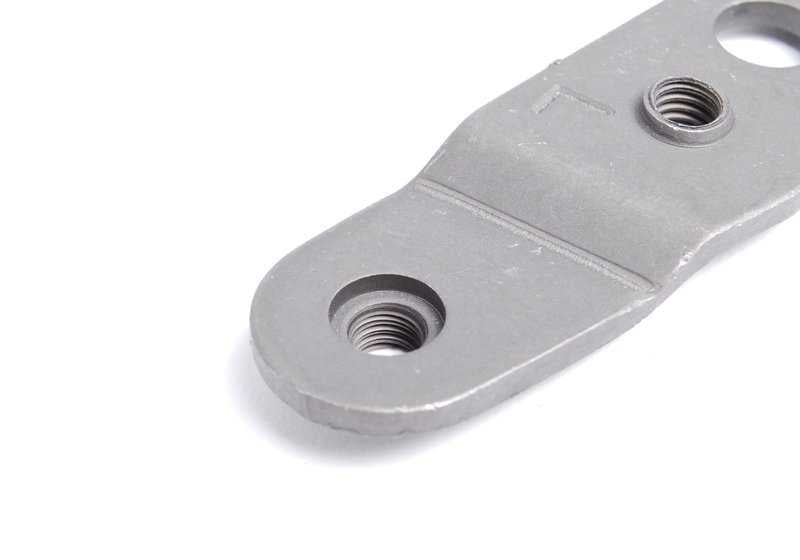 Kit de fixation pour la base de siège OEM 52108240499 pour BMW E46 {316i, 316ci} Toutes les versions. BMW d'origine.