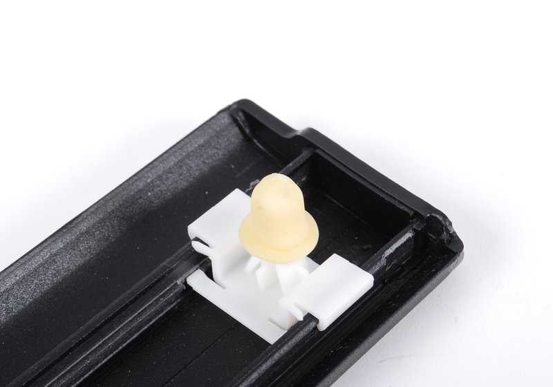 Moldura embellecedora lateral delantera izquierda OEM 51132250071 para BMW E36. Original BMW.