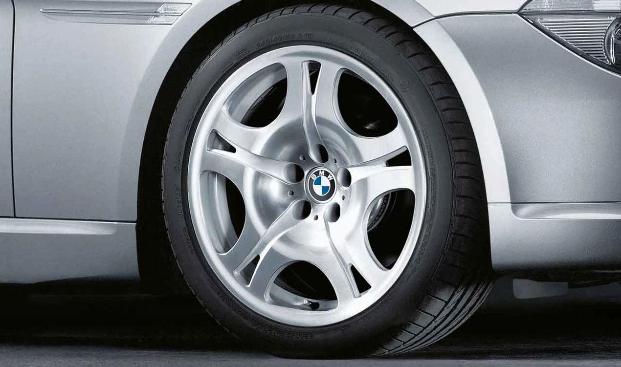 Llanta de aleación diseño estrella 92 OEM 36116753238 para BMW E65, E66. Original BMW.