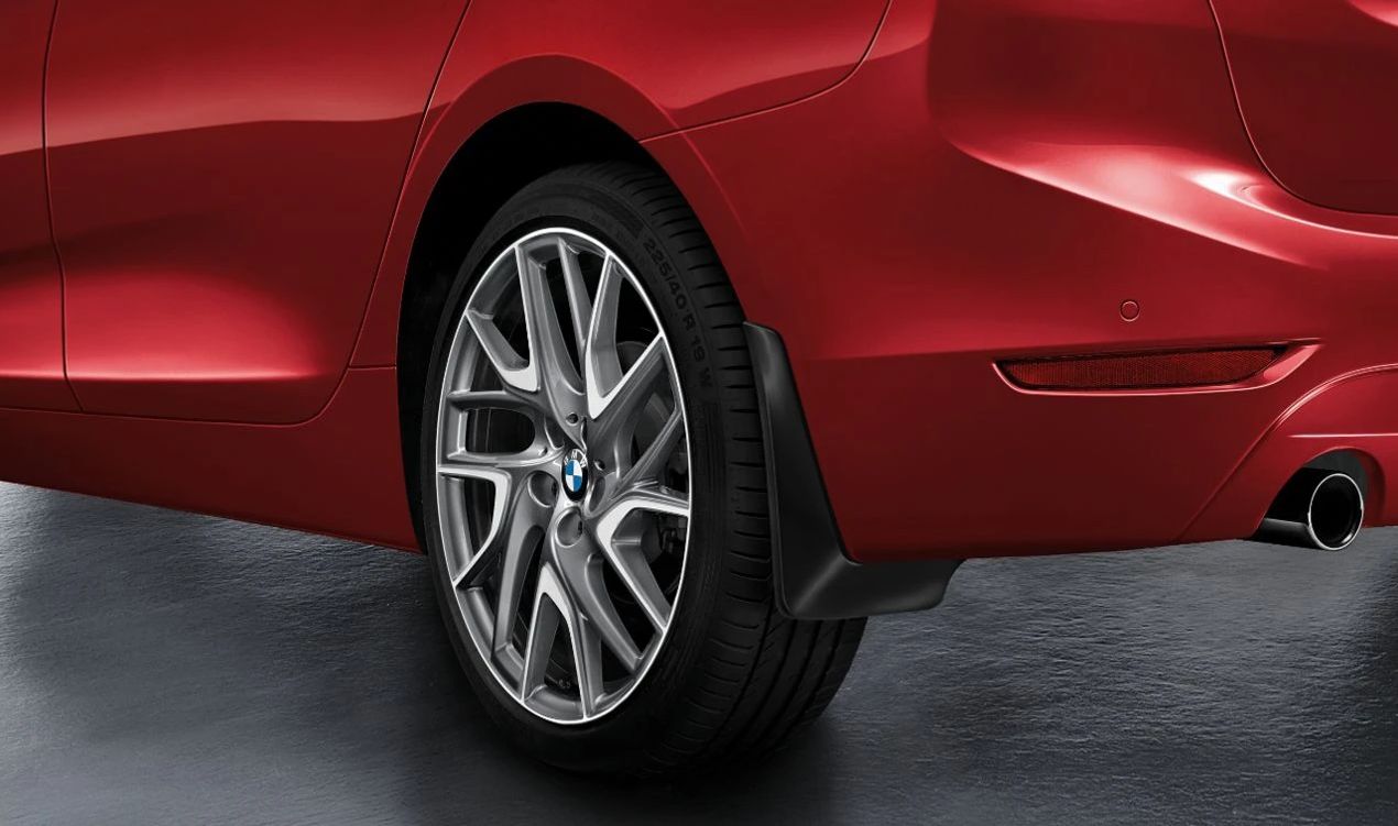 OEM 82162407465 Fender arrière Set pour BMW Series 2 Grand Tourer F46. BMW d'origine.