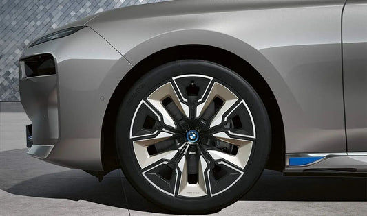 Llanta de aluminio bicolor 9JX21 ET:24 OEM 36115A41F76 para BMW Serie 7 G70 (07/2021 - 03/2025). Original BMW.