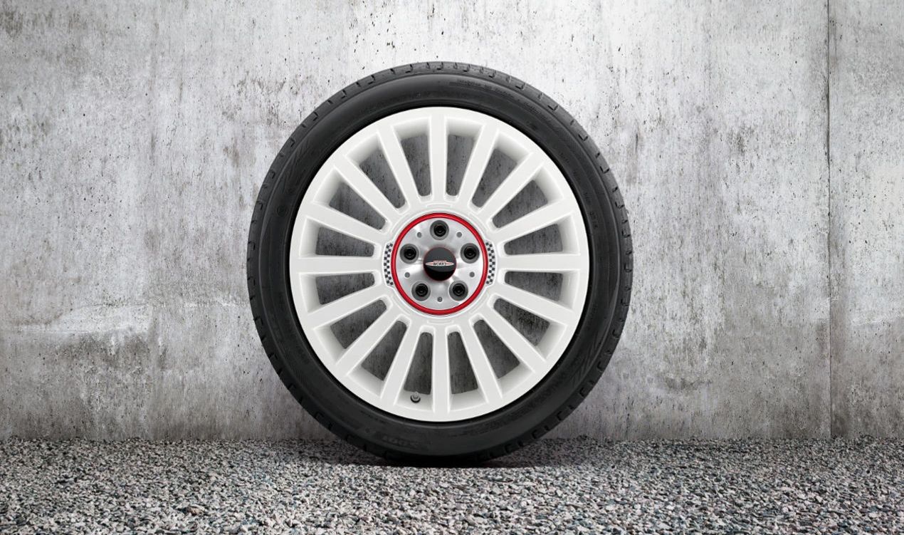 JCW Rallye Spoke 536 roda de alumínio de dois tons OEM 36116856038 para MINI Countryman F60, F60 LCI. MINI originais.