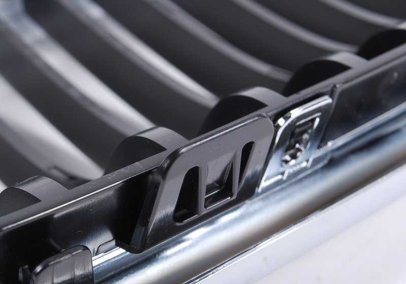 Rejilla de adorno derecho OEM 51137201970 para BMW Serie 3 E90, E91 (07/2007-12/2011). Original BMW.
