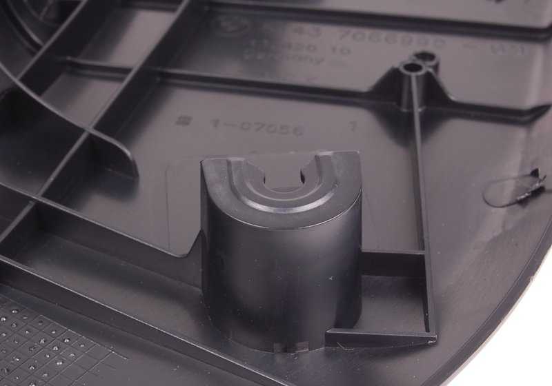 Panel lateral delantero derecho OEM 51437144534 para BMW E90, E91, E92, E93. Original BMW.