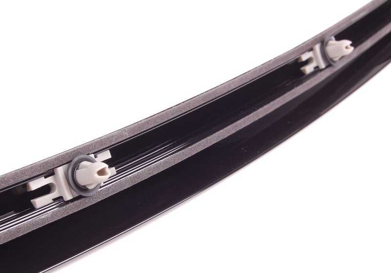 Moldura lateral del marco de puerta izquierda OEM 51137220197 para BMW Serie 3 {E90, E90N}. Acabado negro brillante. Original BMW.