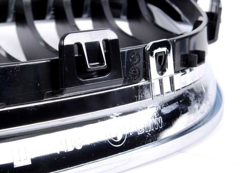 Rejilla de adorno derecho OEM 51137201970 para BMW Serie 3 E90, E91 (07/2007-12/2011). Original BMW.
