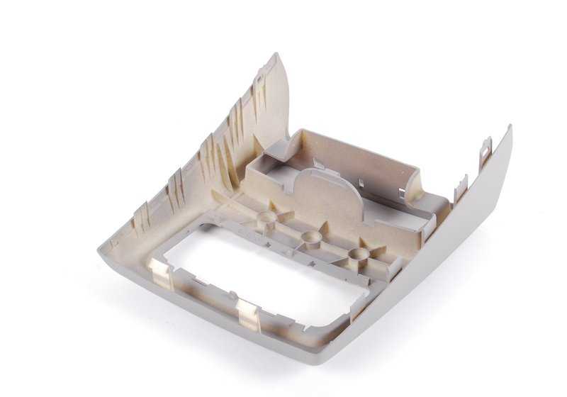 Embellecedor trasero gris OEM 51167145682 para BMW E90, E91 (316d, 316i) modelos fabricados entre 2008 y 2011. Original BMW.