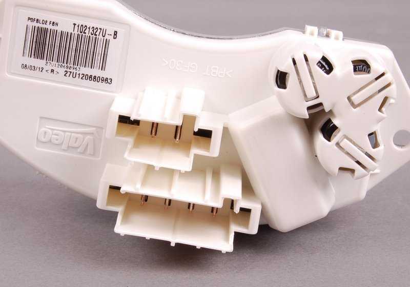 OEM 64119265892 fan engine resistance for BMW E81, E82, E87, E88, E90, E91, E92, E93, E84, F25, F26, E70, E71, E72, E89. Original BMW.