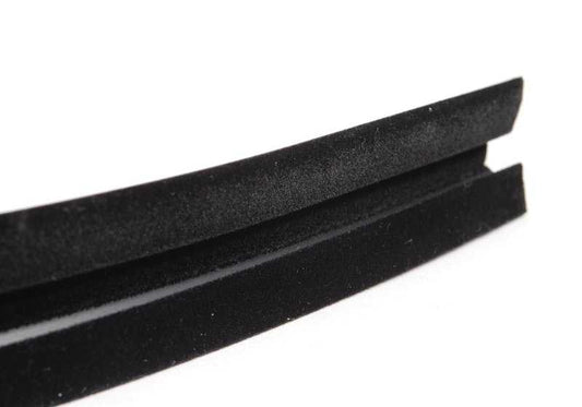 Glasführung hinten links OEM 51341906807 für BMW 3er E30, Modelle 316, 316i. Original BMW.
