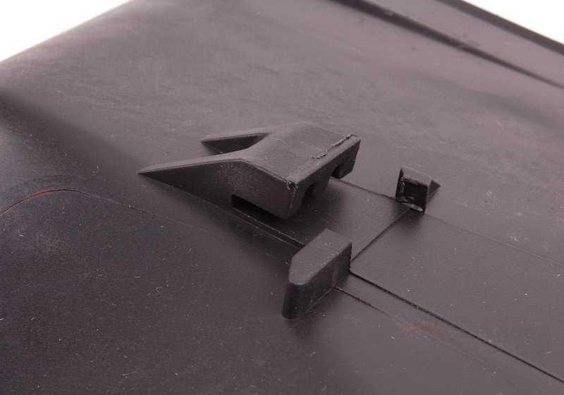 Separador superior izquierdo del motor OEM 51718202799 para BMW Serie 3 (E46). Original BMW.