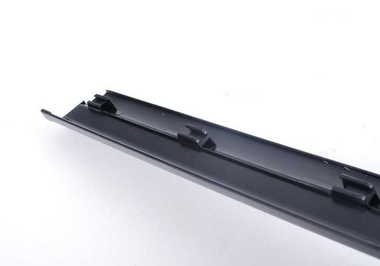 Entrée arrière de l'embellissement OEM 51477014631 pour BMW E66. BMW d'origine.
