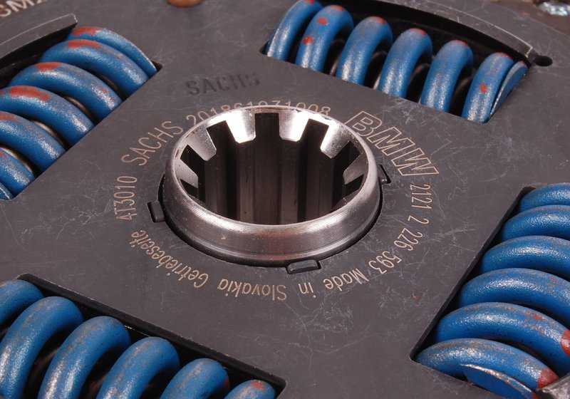 Kit de embrague sin amianto OEM 21212226428 para BMW E28, E34, E24. Original BMW.
