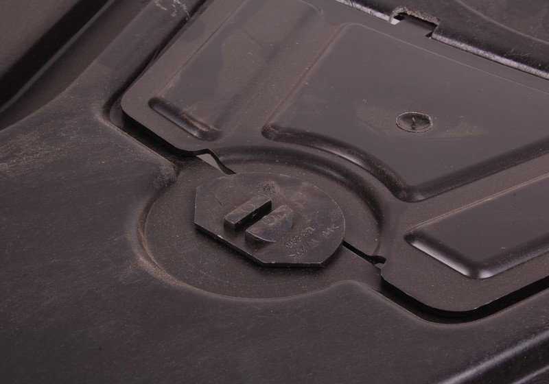 Protección inferior del motor OEM 51758046333 para BMW E92 (Serie 3 Coupé). Original BMW.