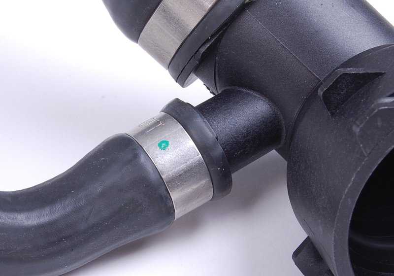 Manguera del sistema de refrigeración OEM 11537505228 para BMW E38, E39. Original BMW.