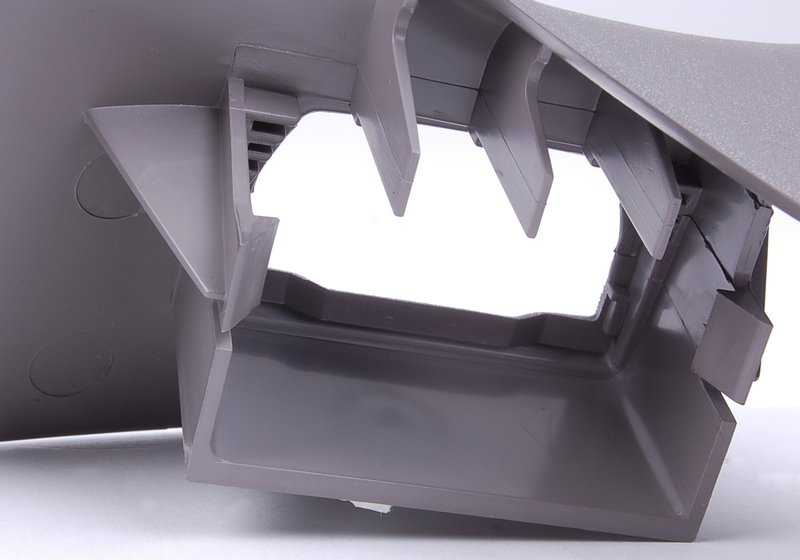 RIGHT EMBELLATOR OEM 72111944500 for BMW 5 E34 Series {518i, 520i} Compatible models. Original BMW piece.