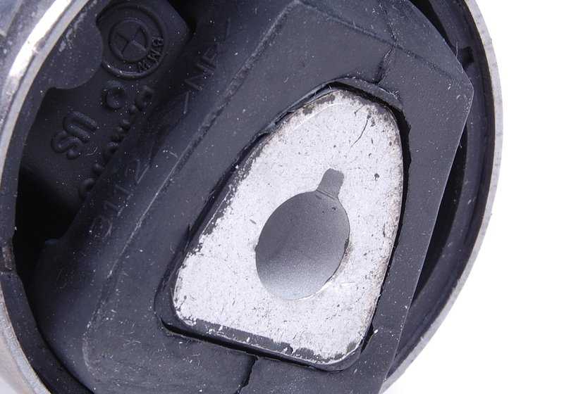SUPENSION SILENTBLOCK RÉSBILLE OEM 31106778015 pour BMW E70, E71, E72. Compatible avec X5 et X6 (modèles: E70 3.0D, 3.0SD, 3.0SI, 4.8i, xDrive30d). Pièce BMW originale.