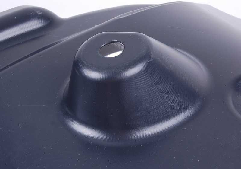 Protector paso de rueda delantero derecho OEM 51717207650 para BMW E82. Original BMW.