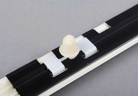 Listón parachoques lateral derecho imprimado OEM 51137001046 para BMW Serie 3 E46 (316Ci, 318Ci… y más). Original BMW.