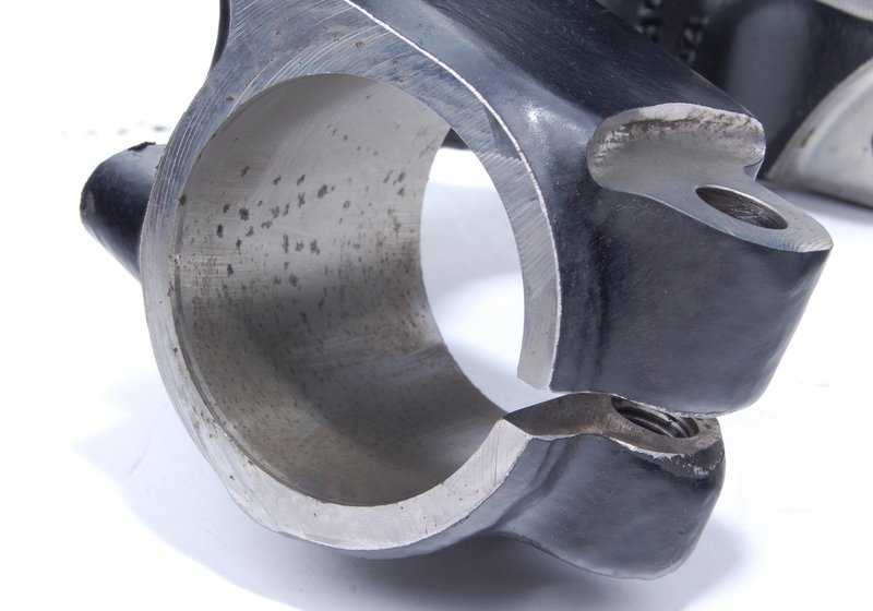 Diário do eixo dianteiro direito OEM 31211142086 para BMW Série 7 E38 (725tds, 728i, 728iL). BMW genuíno.