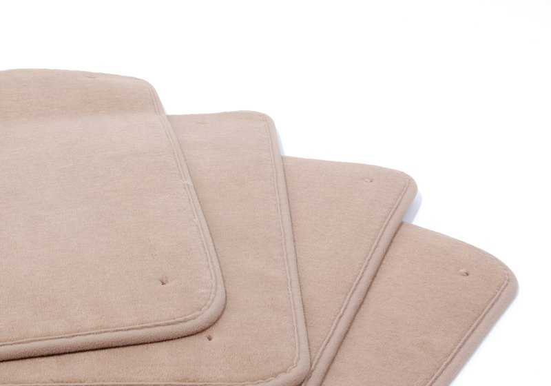 Alfombrillas exteriores velours beige OEM 51478266754 para BMW Serie 3 E46 (325i xDrive, 330d xDrive). Original BMW.