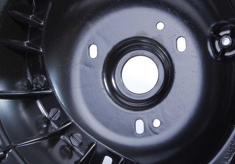 Guardabarros delantero derecho OEM 41117120872 para BMW E63 y E64 (630i con motores N52 y N53, cambio manual o automático, tracción trasera, 2004-2010). Original BMW.