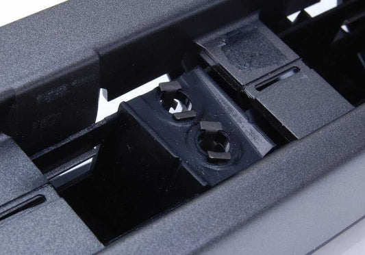 Reposabrazos trasero izquierdo color Titan OEM 51437904361 para BMW E46 {316Ci, 318Ci} compatible con versiones de 1999 a 2006. Original BMW.