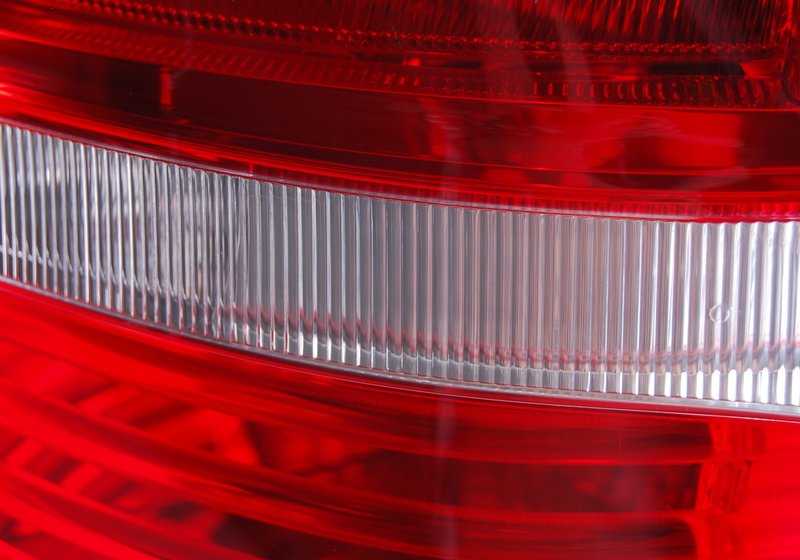 Piloto trasero derecho OEM 63217200820 para BMW E70 (X5). Luz trasera exterior lateral original BMW.