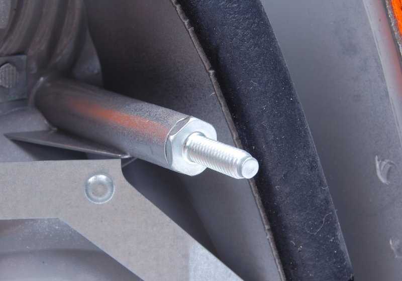 Piloto trasero izquierdo con luz antiniebla OEM 63211393421 para BMW E36. Original BMW.