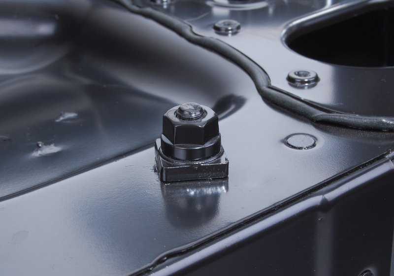 Guardabarros delantero derecho OEM 41117120872 para BMW E63 y E64 (630i con motores N52 y N53, cambio manual o automático, tracción trasera, 2004-2010). Original BMW.